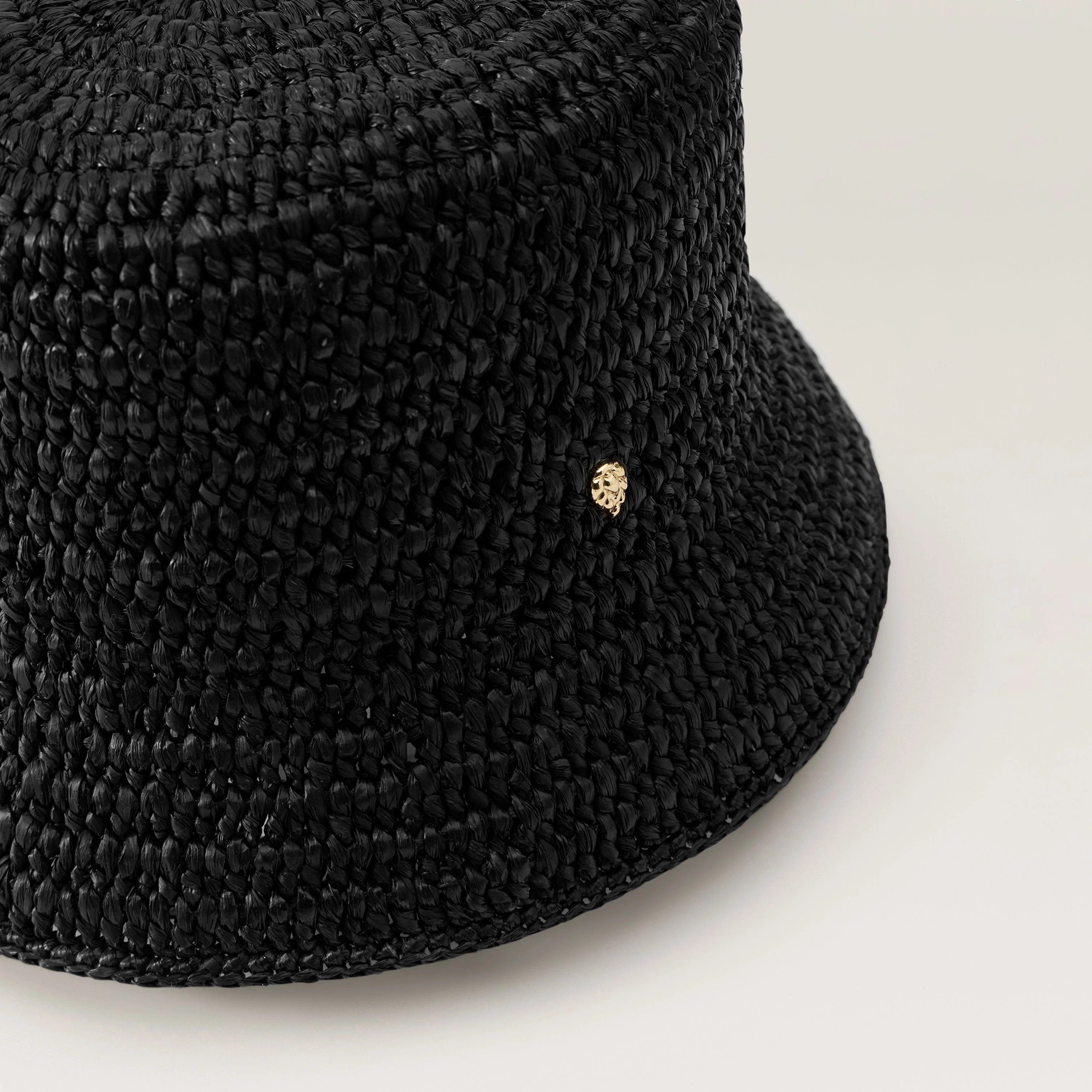Chaturi Raffia Crochet Bucket - Image 4