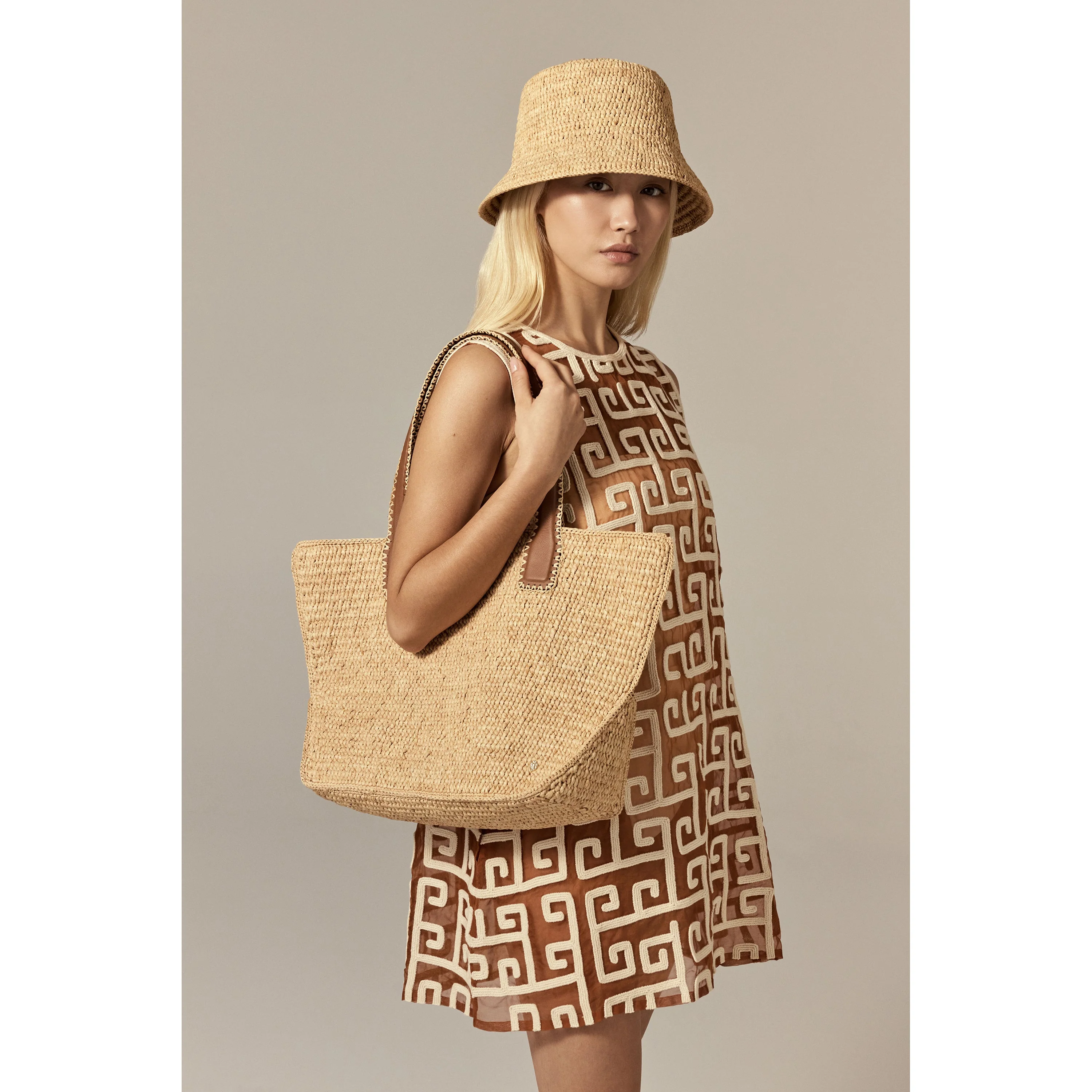 Chaturi Raffia Crochet Bucket - Image 3