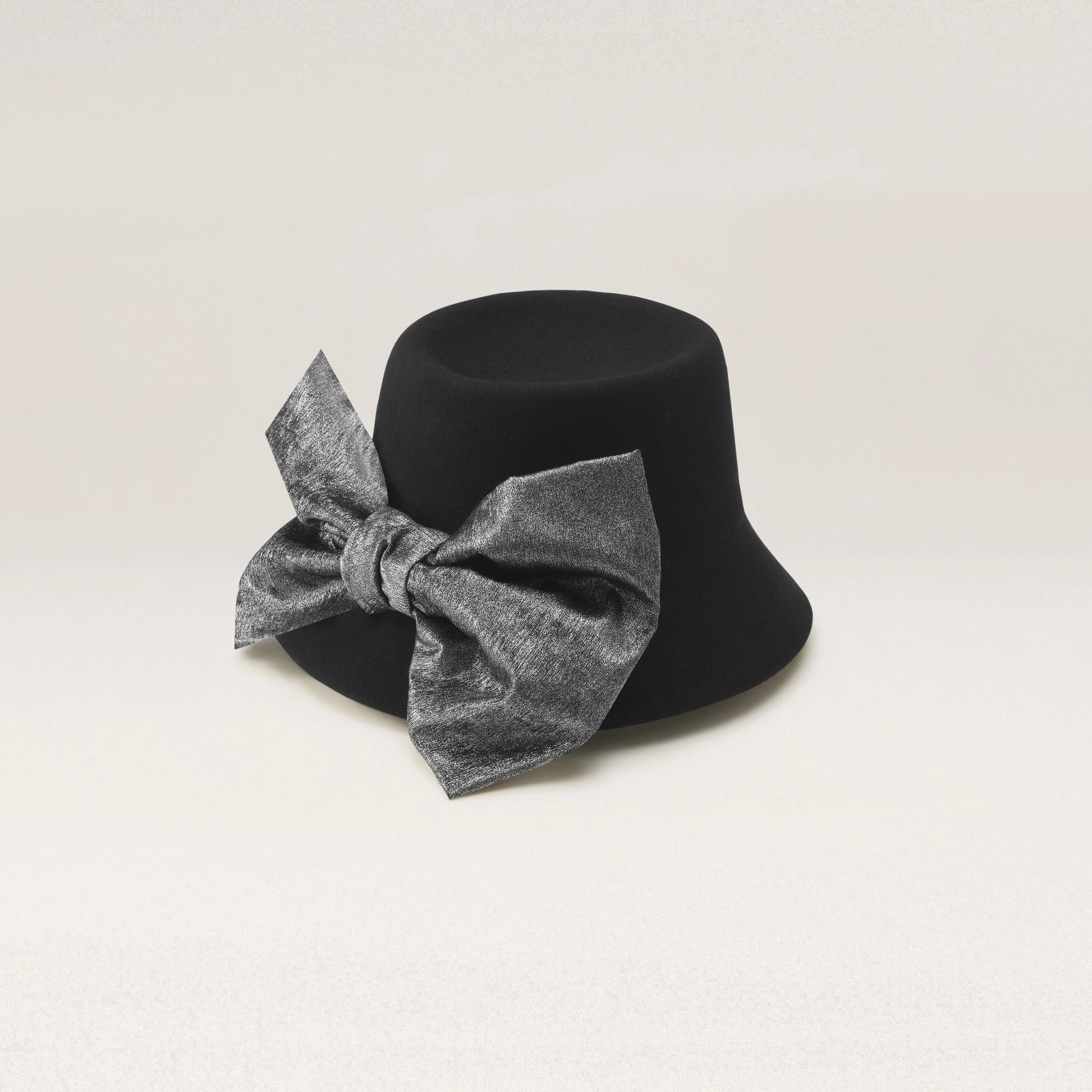 Polly Conscious Bow Bucket - Image 4