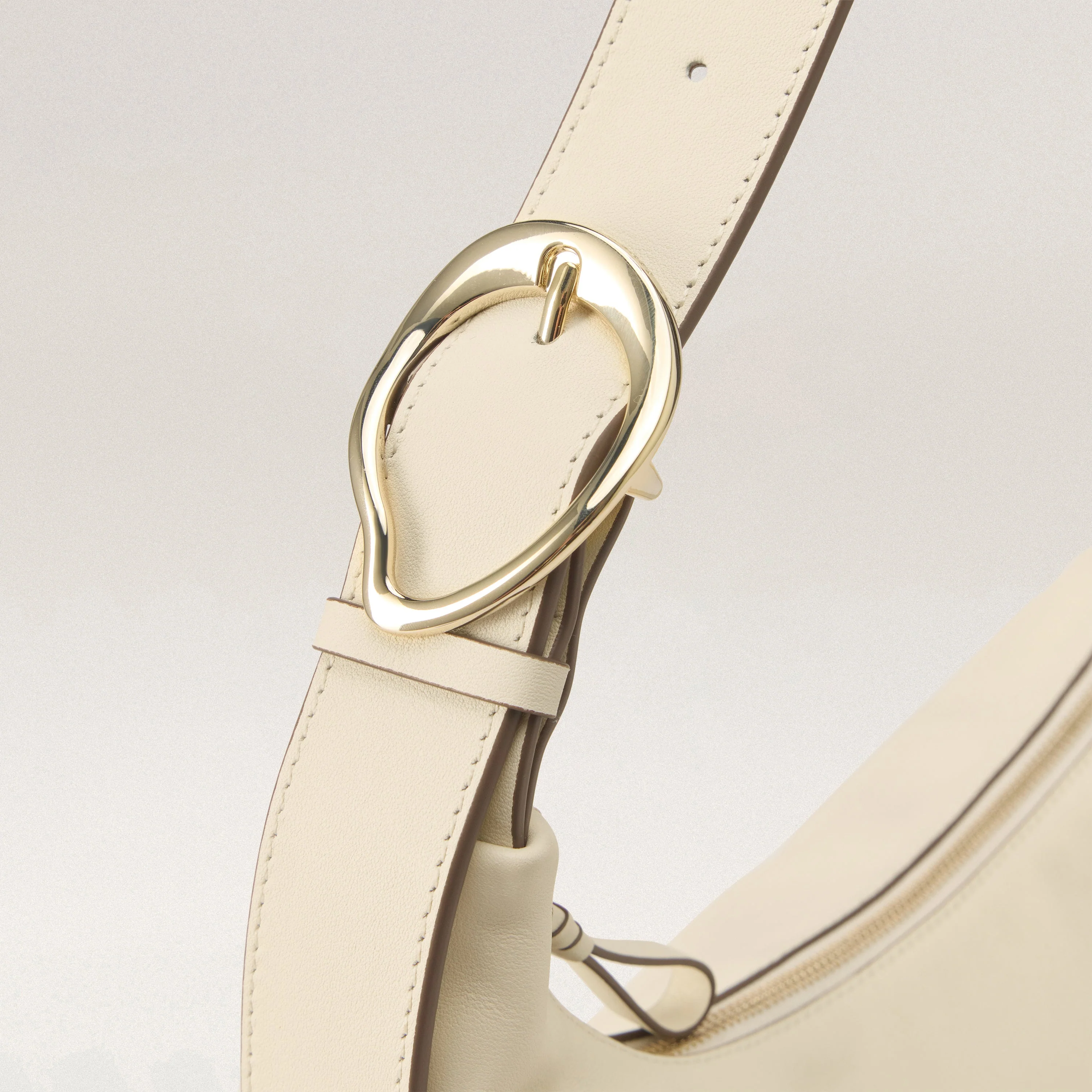 Signy Leather Shoulder Bag - Image 4
